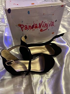 Pandaninja Kids Black Ankle-Strap Dress Sandals . Used for pageants.👑